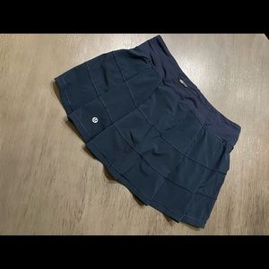 Lululemon Pace Rival Skirt in Navy Blue.  6R
